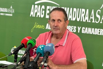 El presidente de APAG Extremadura Asaja, Juan Metidieri, en rueda de prensa