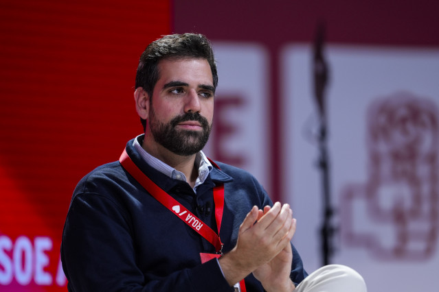 Archivo - El secretario general de Juventudes Socialistas de España, Víctor Camino, durante el ágora “Adelantando por el derecho a una vivienda digna.” en el primer día del 41 Congreso Federal del PSOE en el Palacio de Congresos y Exposiciones, a 29 de no