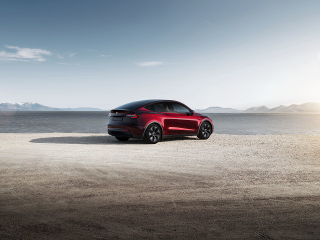Archivo - Tesla Model Y con 7 plazas.