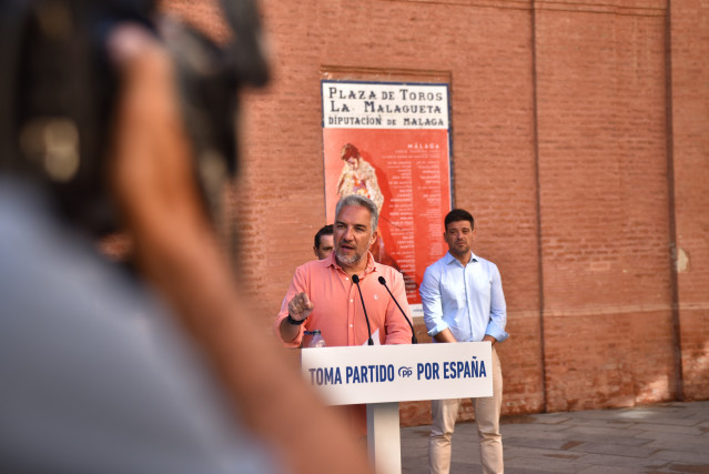 El vicesecretario de Política Autonómica, Municipal y Análisis Electoral del PP, Elías Bendodo, en un acto en Málaga