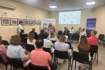 La consejera de Agricultura, Ganadería y Desarrollo Sostenible, Mercedes Morán, en la inauguración de la nueva Unidad Centralizada de Energía de la cooperativa agroalimentaria Viñaoliva
