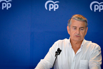 El coordinador de Interior y Emergencias del Partido Popular, Antonio Sanz, en rueda de prensa en Cádiz. (Foto de archivo).