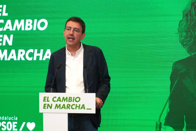 Archivo - El portavoz de Presidencia del Grupo Socialista en el Parlamento andaluz, Mario Jiménez, en rueda de prensa. (Foto de archivo).