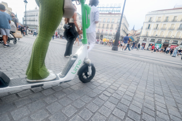 Archivo - El 93,3% de los españoles apoyan el nuevo seguro para los usuarios de bicicletas eléctricas y patinetes.