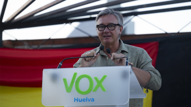 El portavoz de Vox en Andalucía, Manuel Gavira, en Punta Umbría (Huelva).