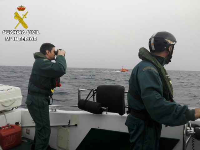 Archivo -    Los equipos de rescate marítimo de la Guardia Civil.