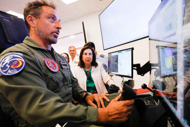 La ministra de Defensa, Margarita Robles, visita la Academia General del Aire y del Espacio (AGA), a 21 de agosto de 2025, en San Javier, Murcia