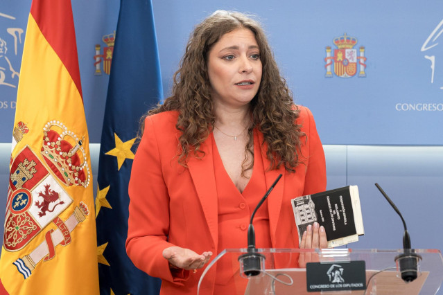 Archivo - Primera rueda de prensa de la portavoz del PP en el Congreso, Ester Muñoz.