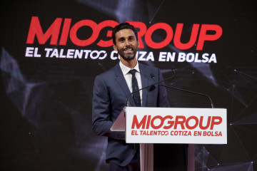 Archivo - El exfutbolista del Real Madrid y socio de Miogroup, Álvaro Arbeloa, durante la salida a Bolsa de MioGroup en el BME Growth en julio de 2021