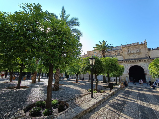 Patio de los Naranjos de la Mezquita-Catedral de Córdoba.