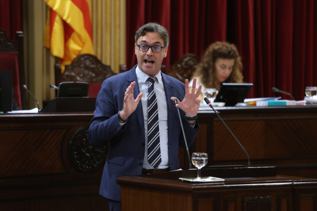 Archivo - El conseller de Economía, Hacienda e Innovación del Govern balear, Antoni Costa, interviene durante un debate de presupuestos autonómicos en el Parlament Balear, a 8 de julio de 2025, en Palma de Mallorca, Mallorca, Baleares (España).