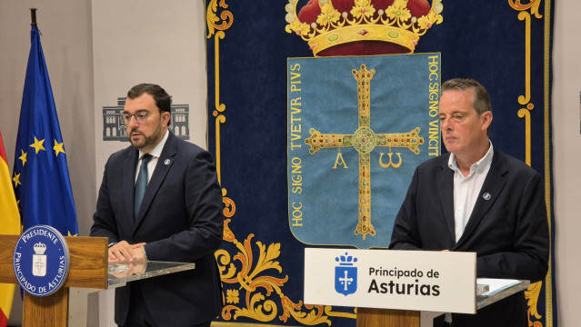 Marcelino Marcos Líndez, a la derecha