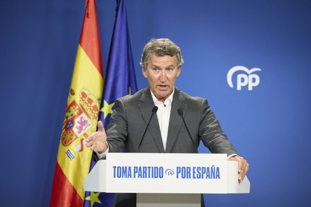 El presidente del PP, Alberto Núñez Feijóo, durante una rueda de prensa posterior a la reunión del Comité de Dirección del PP, en la sede del partido, a 25 de agosto de 2025, en Madrid (España).