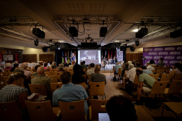 El asistente local del eurodiputado Vicent Marzà (Compromís) en el Parlamento Europeo, Miguel Martínez Tomey (CHA), se desplazará a Bastia (Córcega) para intervenir en un debate sobre transporte europeo