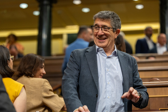 Archivo - El portavoz del PSOE, Patxi López, durante una sesión plenaria extraordinaria, en el Congreso de los Diputados, a 22 de julio de 2025, en Madrid (España).