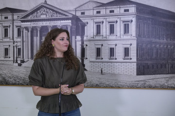 La portavoz del PP en el Congreso, Ester Muñoz, ofrece declaraciones a los medios tras la reunión de la Diputación Permanente, en el Congreso de los Diputados, a 26 de agosto de 2025, en Madrid (Es