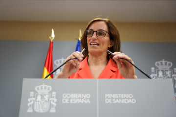 La ministra de sanidad, Mónica García, ofrece declaraciones durante una rueda de prensa en el Ministerio de Sanidad, a 30 de julio de 2025, en Madrid (España). La ministra se ha reunido en un pleno