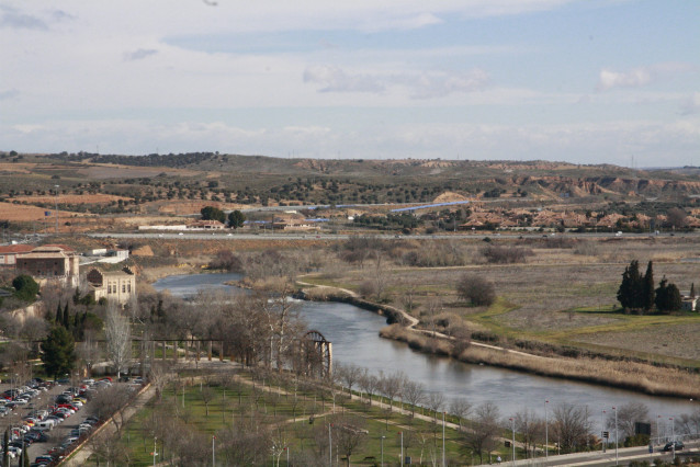 Archivo - Toledo, Cielo, Nubes dispersas,Tiempo, Río Tajo, Agua