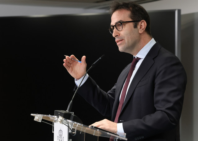 Archivo - El ministro de Economía, Comercio y Empresa, Carlos Cuerpo.