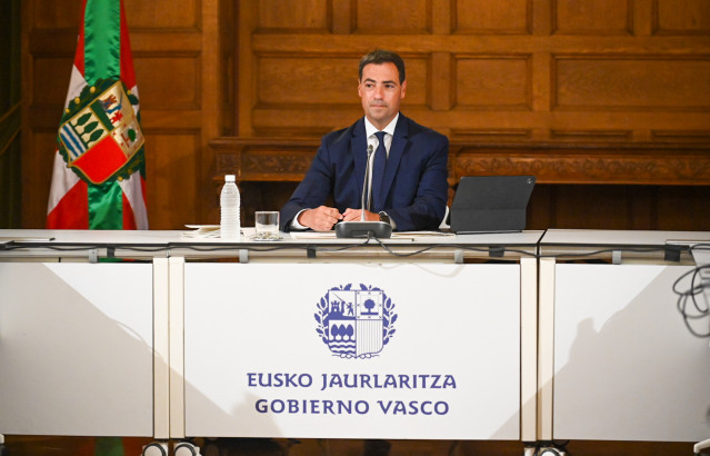 Archivo - El Lehendakari, Imanol Pradales, en el Consejo de Gobierno del Gobierno Vasco celebrado en el Palacio Miramar de Donistia/San Sebastián