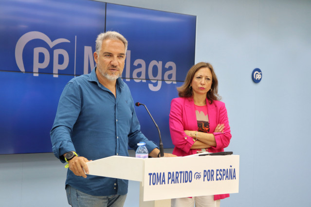 El vicesecretario de Política Autonómica, Municipal y Análisis Electoral del PP, Elías Bendodo, en rueda de prensa