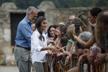 Los Reyes durante su visita al Parque natural Lago de Sanabria y sierras Segundera y de Porto este miércoles