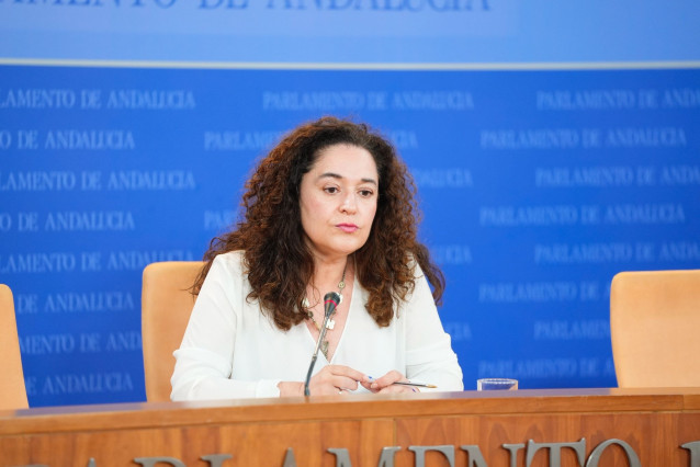 Archivo - La portavoz del Grupo Por Andalucía, Inma Nieto, en rueda de prensa en el Parlamento andaluz. (Foto de archivo).