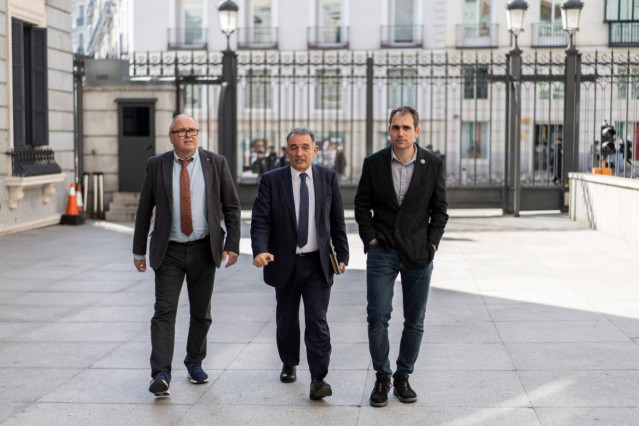 Archivo - Sevilla.- IU urge desde el Congreso al Gobierno 