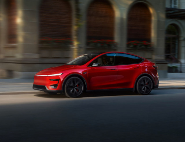 Tesla lanza en España el nuevo Model Y Performance con más potencia y autonomía, desde 61.990 euros.