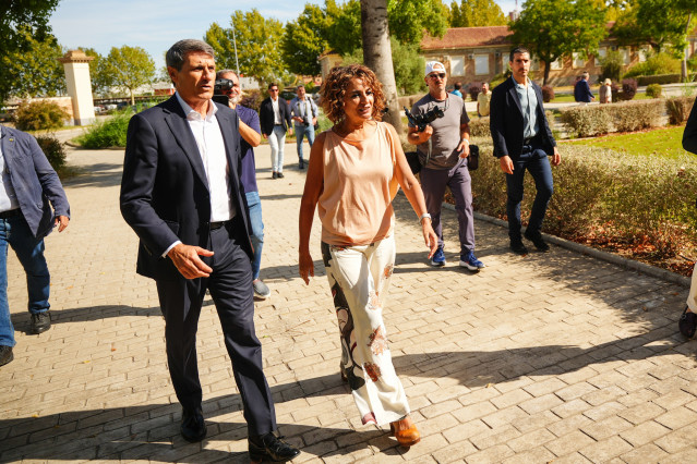 La vicepresidenta primera del Gobierno y ministra de Hacienda, María Jesús Montero, realiza una visita a la fábrica GRI Towers en Sevilla. A 29 de agosto de 2025 en Sevilla, Andalucía (España). La vicepresidenta primera del Gobierno y ministra de Hacienda