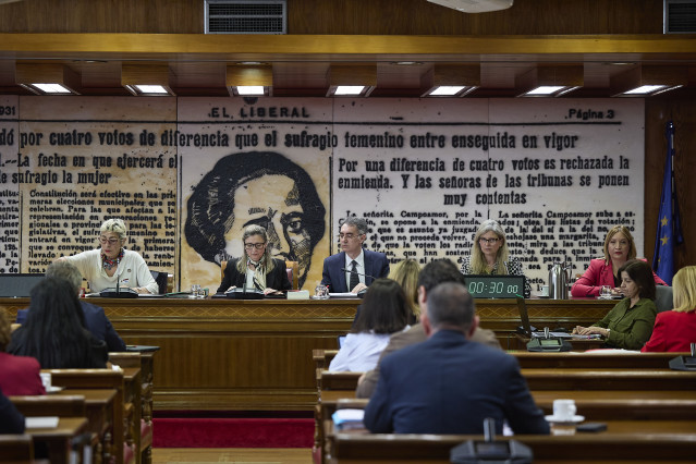 Archivo - La Operadora de Sistemas y Documentalista del Sistema Automático de Información Hidrológica (SAIH) de la Confederación Hidrográfica del Júcar, Carmen González Galán, comparece ante la Comisión de Investigación.
