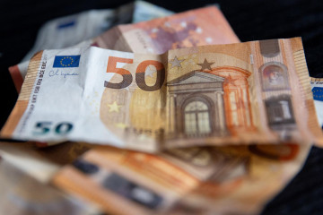 EuropaPress 5677336 varios billetes enero 2024 madrid espana 2023 65 poblacion hizo uso