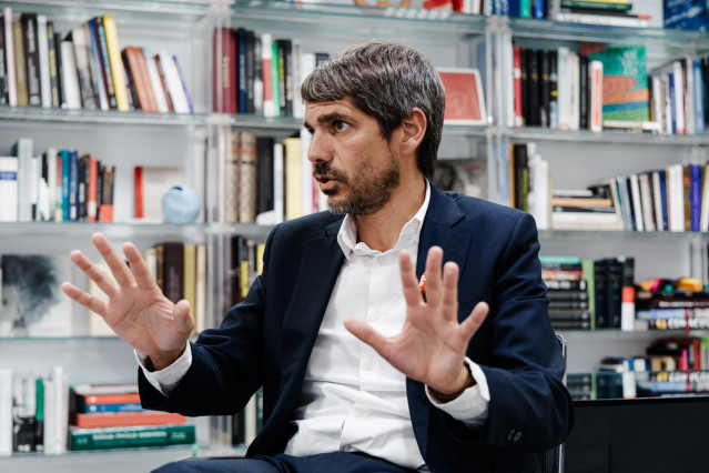 El ministro de Cultura, Ernest Urtasun, durante una entrevista para Europa Press en el Ministerio de Cultura, a 27 de agosto de 2025, en Madrid (España).