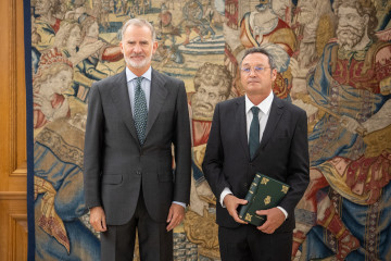 El Rey Felipe VI (i) recibe en audiencia al Fiscal General del Estado, Álvaro García Ortiz (d), en el Palacio de la Zarzuela. a 3 de septiembre de 2025, en Madrid (España).