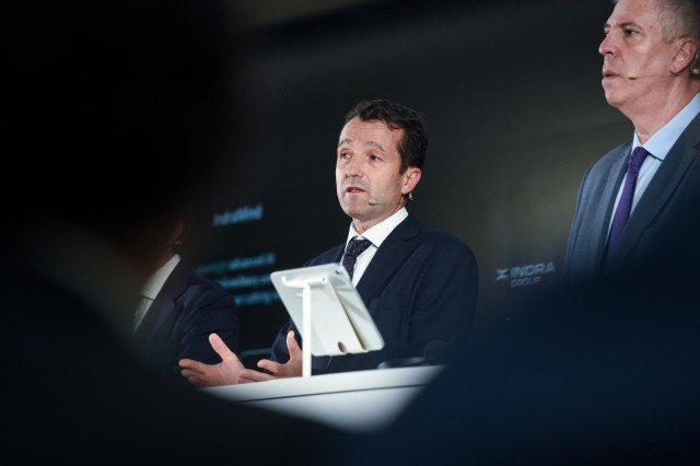 Archivo - El presidente de Indra Group, Ángel Escribano, durante la rueda de prensa tras la presentación de resultados de accionistas de Indra, en la sede de la empresa, a 23 de julio de 2025, en Madrid (España).