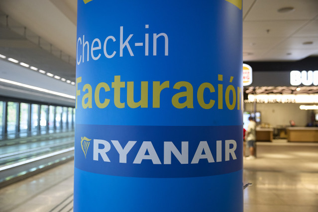 Cartelería indicadora de Ryanair en el Aeropuerto Adolfo Suárez Madrid-Barajas, a 23 de agosto de 2025, Madrid (España).