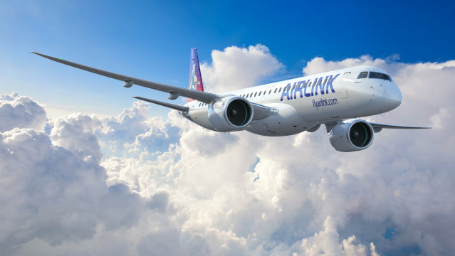 Archivo - Economía.- La sudafricana Airlink arrendará 10 Embraer E195-E2 a la empresa de 'leasing' Azorra