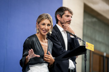 La vicepresidenta segunda del Gobierno y ministra de Trabajo y Economía Social, Yolanda Díaz, y el ministro de Cultura, Ernest Urtasun, ofrecen declaraciones a la prensa tras reunirse con organizaci