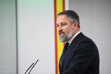 El presidente de Vox, Santiago Abascal comparece ante los medios tras la reunión del comité de Acción Política de Vox en la sede del partido, a 1 de septiembre de 2025, en Madrid (España).