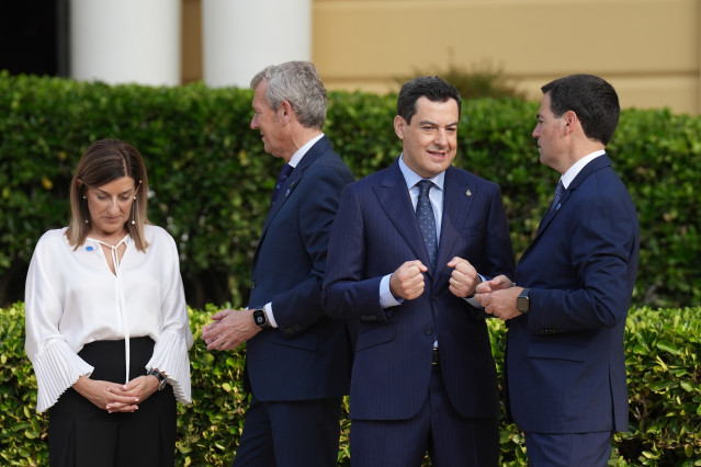 Archivo -  La presidenta de Cantabria, María José Sáenz de Buruaga; el presidente de Galicia, Alfonso Rueda; el presidente de Andalucía, Juanma Moreno y el lehendakari, Imanol Pradales, en la Conferencia de Presidentes de Barcelona, a 6 de junio de 2025
