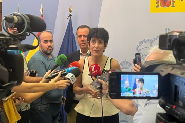La ministra de Inclusión, Seguridad Social y Migraciones, Elma Saiz, atiende a los medios de comunicación.