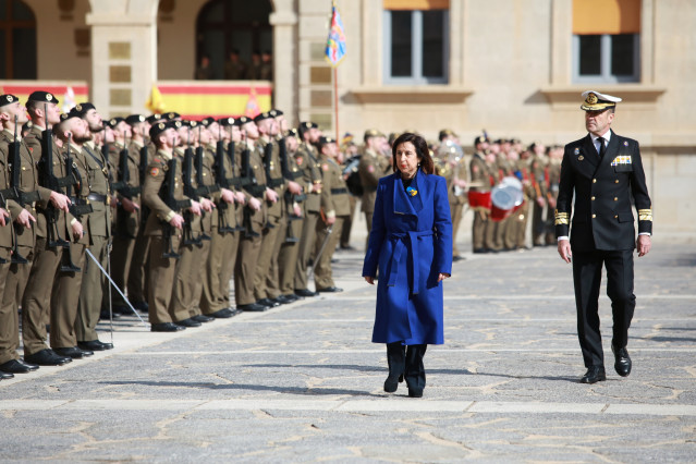 Archivo - La ministra de Defensa, Margarita Robles, preside el acto de homenaje a los civiles y militares caídos en la guerra de Ucrania, en la Academia de Infantería, a 28 de febrero de 2025, en Toledo, Castilla La-Mancha (España).