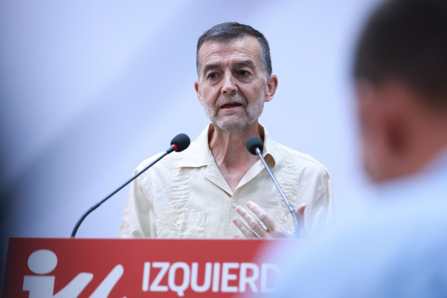 El coordinador federal de Izquierda Unida, Antonio Maíllo, ofrece una rueda de prensa en el inicio del curso político. A 1 de septiembre de 2025, en Sevilla, Andalucía (España)