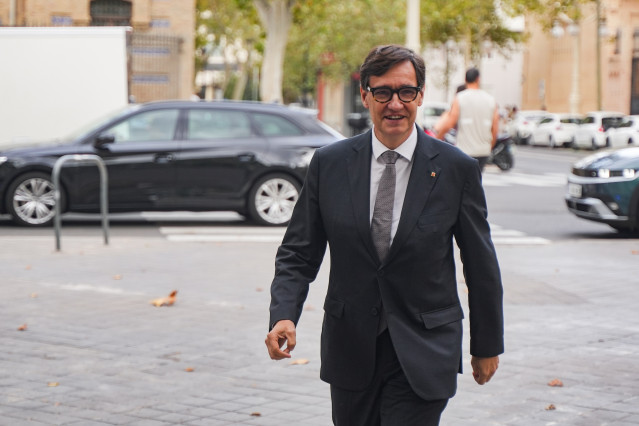 El presidente de la Generalitat de Cataluña, Salvador Illa, llega a un desayuno informativo organizado por Prensa Ibérica, en The Westin Valencia, a 5 de septiembre de 2025