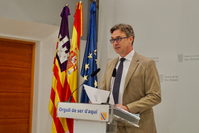 Archivo - El portavoz del Govern, Antoni Costa, en la rueda de prensa posterior al Consell de Govern