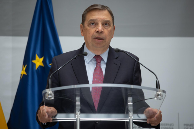 El ministro de Agricultura, Luis Planas, interviene durante la toma de posesión de varios cargos de su departamento, en el Ministerio de Agricultura, Pesca y Alimentación, a 4 de septiembre de 2025, en Madrid (España).