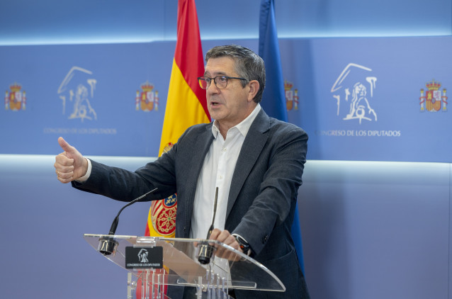 El portavoz del PSOE en el Congreso, Patxi López, durante una rueda de prensa. Imagen de archivo.