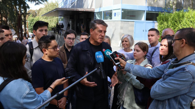 El secretario xeral del PSdeG, José Ramón Gómez Besteiro, en declaraciones a los medios en el Campus USC