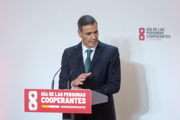 El presidente del Gobierno, Pedro Sánchez, interviene durante el acto de la Agencia Española de Cooperación Internacional con motivo del Día de las personas cooperantes, a 8 de septiembre de 2025,