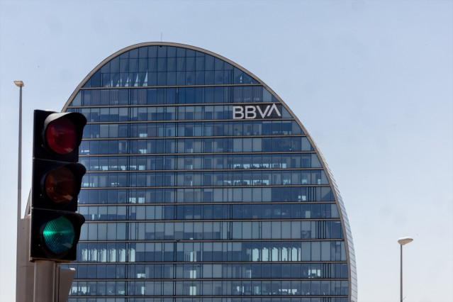 Archivo - (Foto de ARCHIVO) Fachada de la sede de BBVA, a 31 de julio de 2024, en Madrid (España).